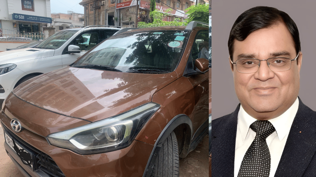 Gopal Khemka's car (maroon) in which he was shot by assailant outside his Patna residence | By special arrangement