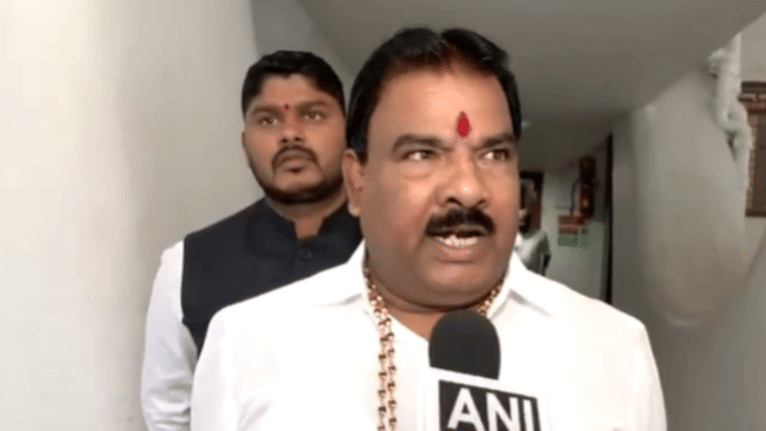 Screengram of ANI video where Shiv Sena MLA Sanjay Gaikwad explains reasons behind slapping canteen staff | X\@ANI