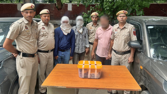 Three accused arrested by police with cash recovered from them | By special arrangement
