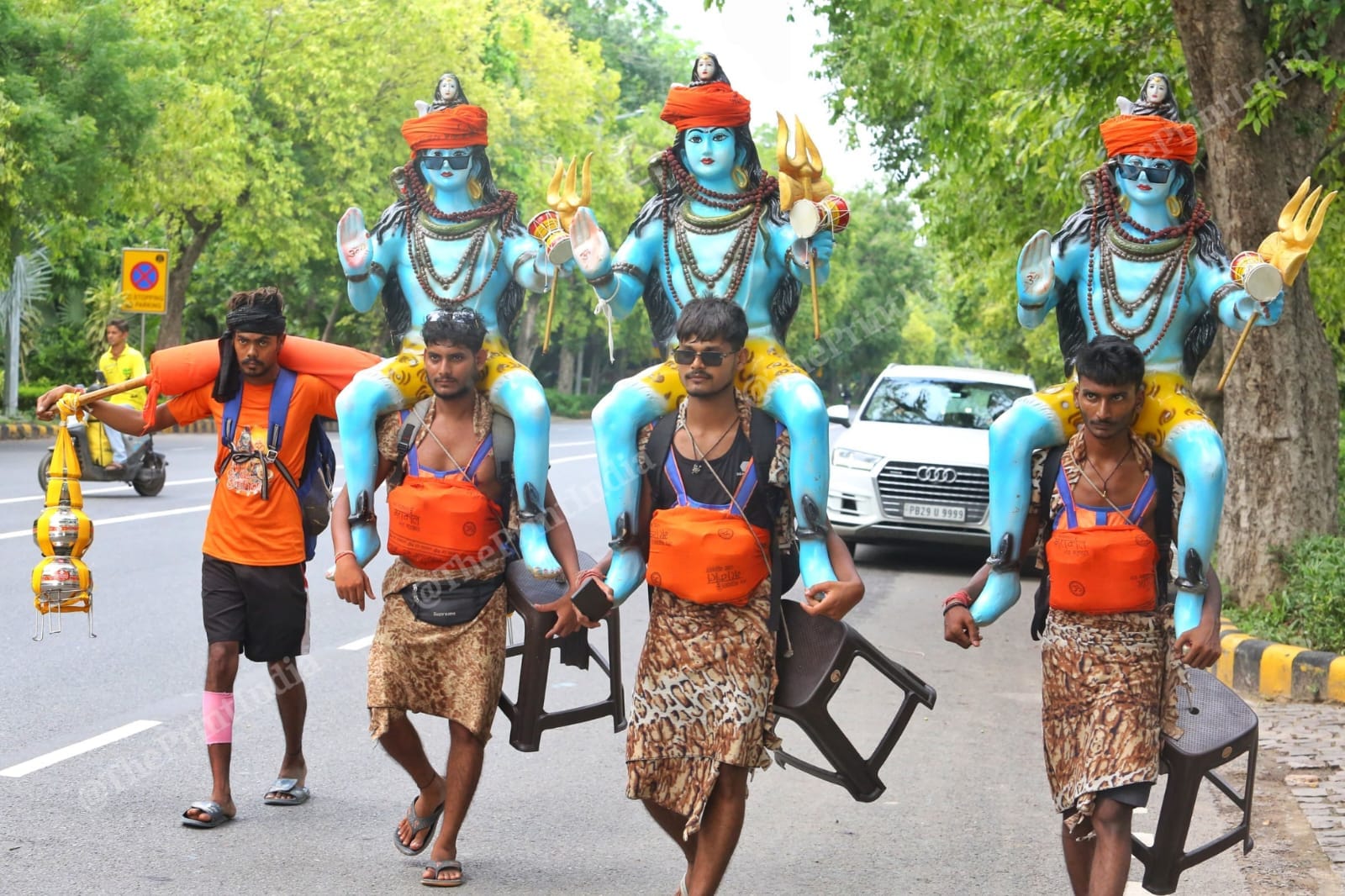 Kanwariyas (devotees of Shiv) seen in New Delhi carrying water of the river Ganges from Haridwar to Bharatpur in Rajasthan | Praveen Jain