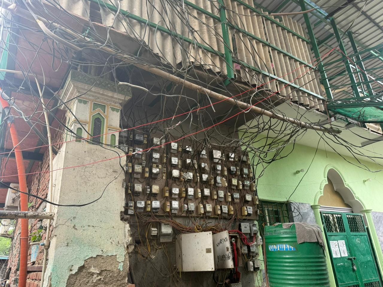 Sub metres at the mosque in Jai Hind Camp | Mrinalini Dhyani | ThePrint