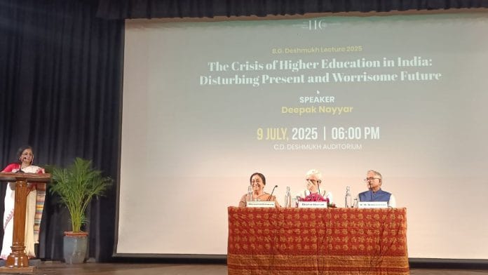 Economist and former VC of DU, Deepak Nayyar, (seated, centre) delivered BG Deshmukh lecture on crisis in India's higher education at IIC | Krishan Murari | ThePrint