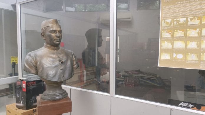 An old bust of Pt Jawaharlal Nehru, after whom the Delhi planetarium is named | Akanksha Mishra, ThePrint