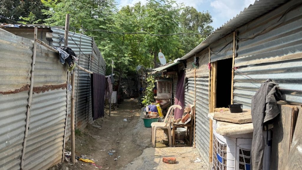 A few jhuggis locked, others remain shut after Bengali migrants flee from Sector 49 | Samridhi Tewari, ThePrint