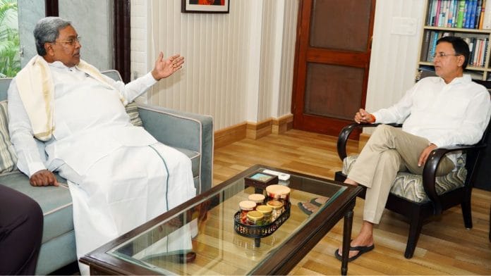 Karnataka Chief Minister Siddaramaiah with AICC General Secretary Randeep Singh Surjewala | Photo: X, @siddaramaiah