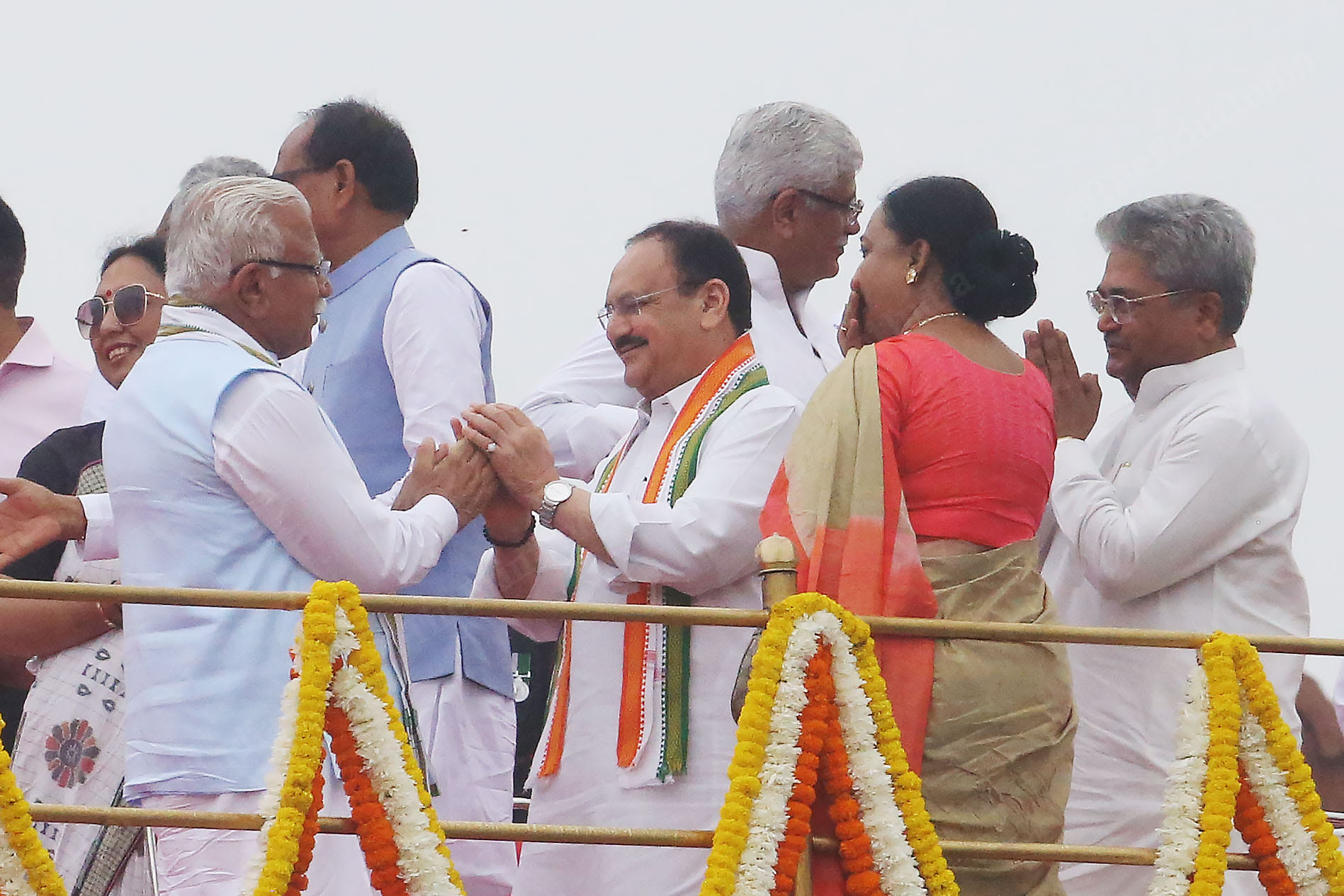 Union ministers Manohar Lal Khattar and J.P Nadda exchange greetings | Praveen Jain | ThePrint