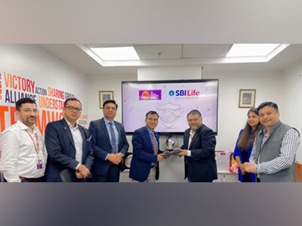 SBI Life Insurance joins hands with AU Small Finance Bank to make comprehensive insurance solutions accessible across India