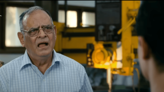 A still of Achyut Potdar from 3 Idiots film | Youtube\Vidhu Vinod Chopra