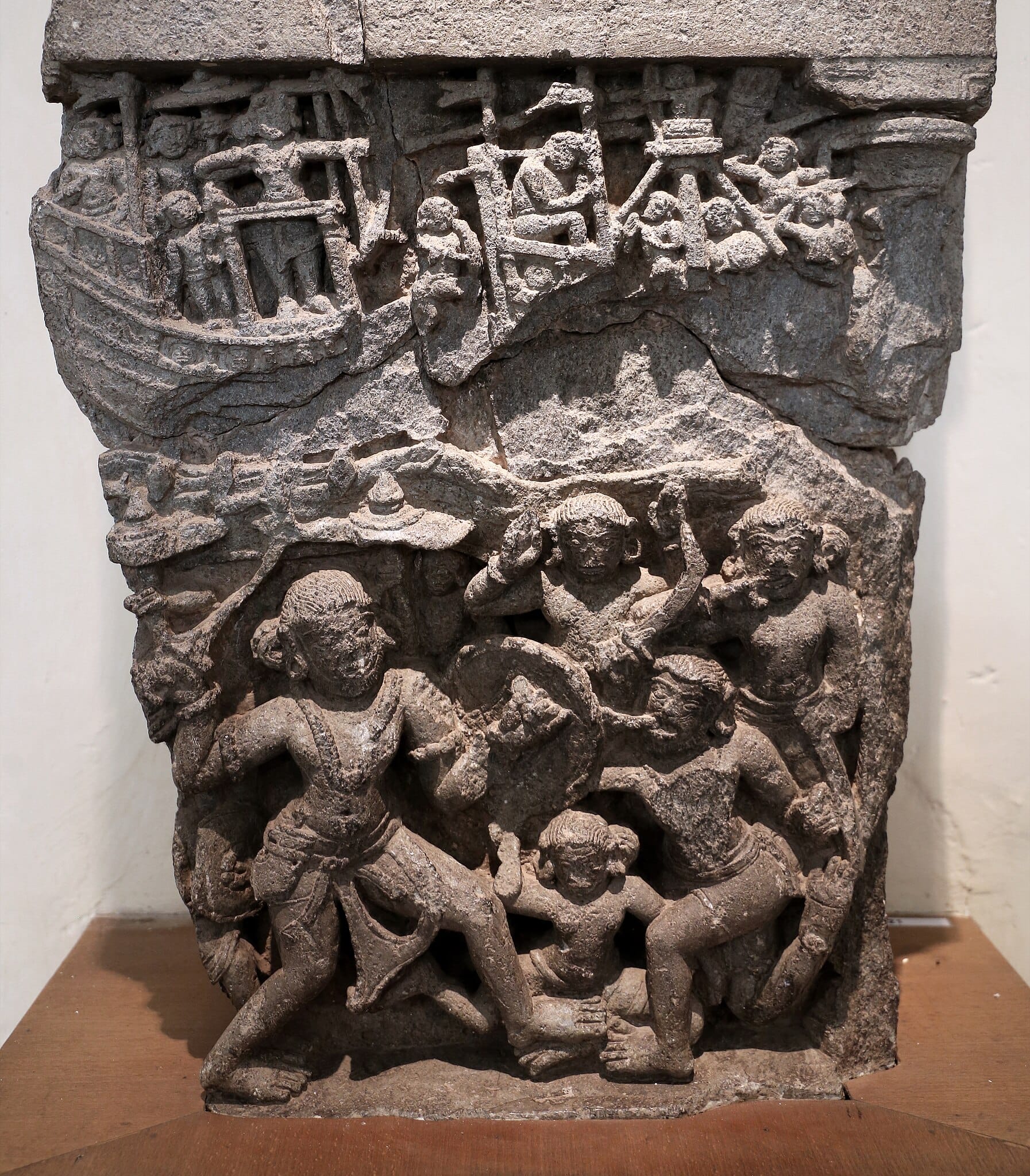 Kadamba hero stone naval battle Chola comparisons