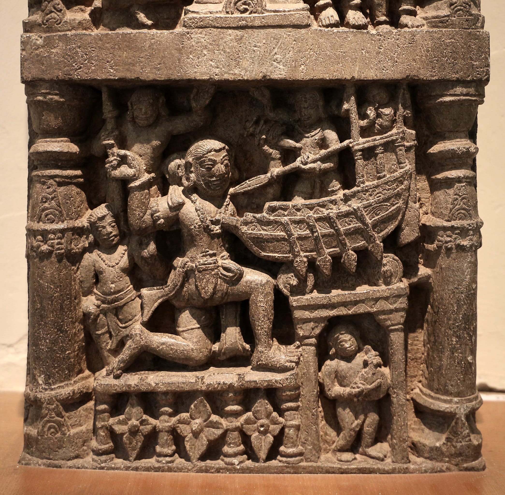 Kadamba hero stone naval battle Chola comparisons