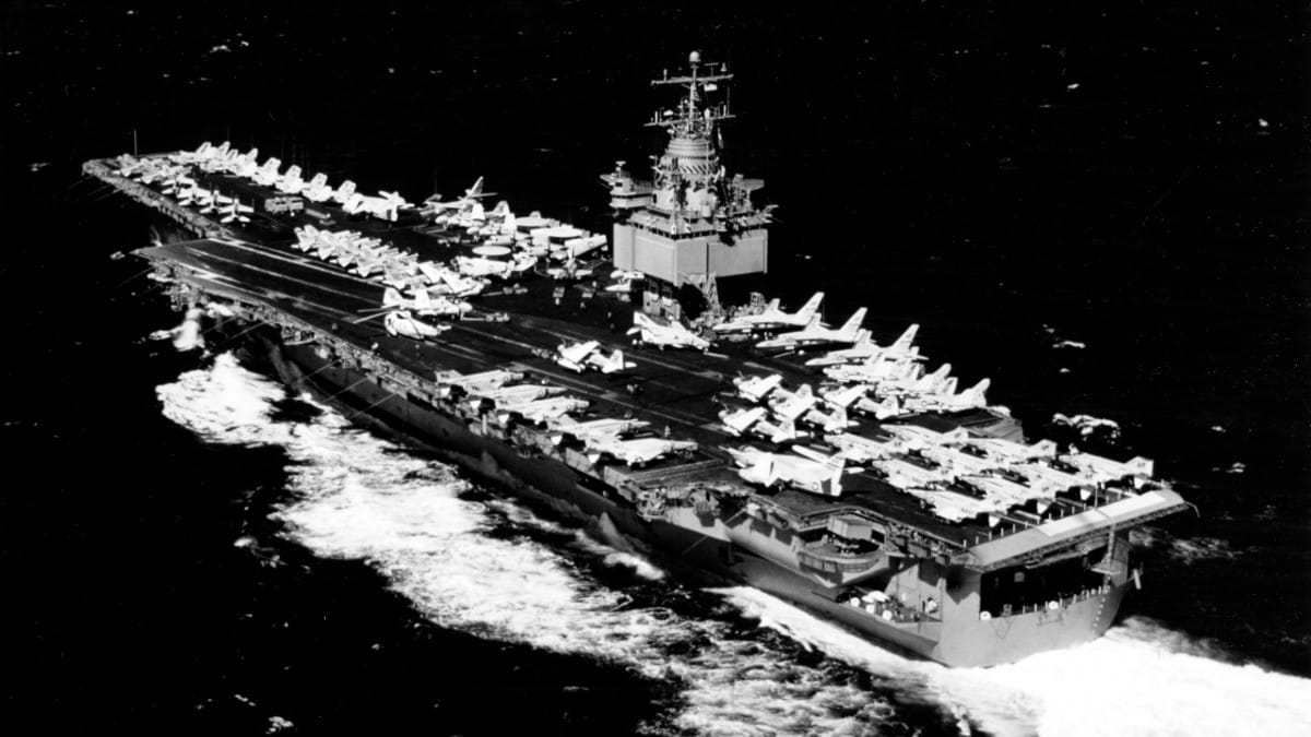 Aerial view of USS Enterprise (CV-65). Called the 'Big E', it was deployed to Vietnam from June 1971 to February 1972 | Commons