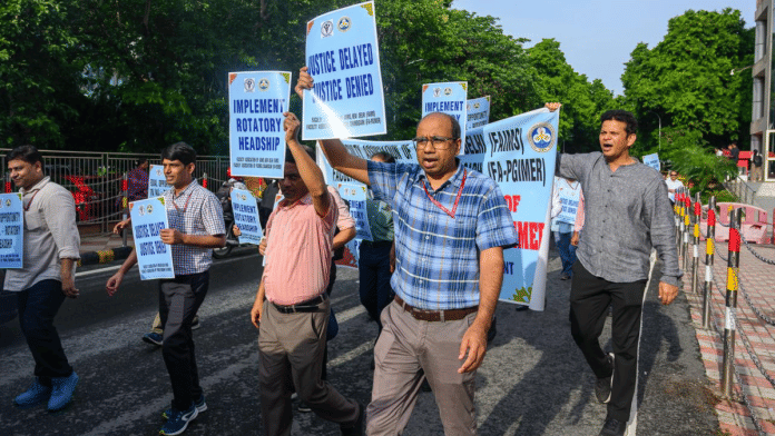 Doctors at the protest in AIIMS New Delhi demanding rotatory headship policy | Ankit Roy Majumder | ThePrint