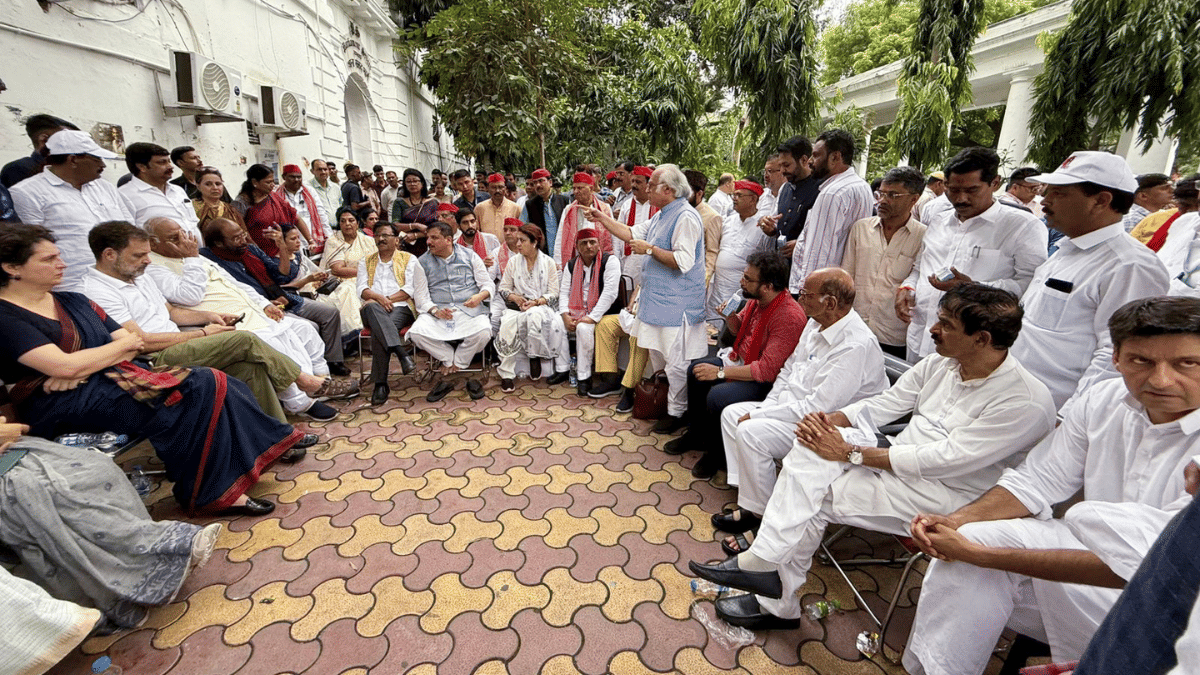 Lok Sabha Leader of Opposition Rahul Gandhi, Congress MP Priyanka Gandhi and other INDIA bloc leaders and MPs were detained during protest march in Delhi against EC | ANI 