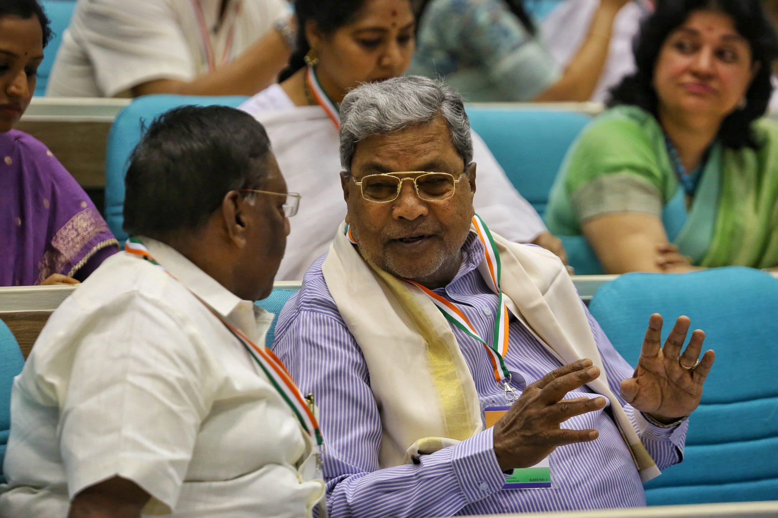 Former CM Puducherry V. Narayanaswamy talks to Karnataka CM Siddaramaiah | Praveen Jain | ThePrint 