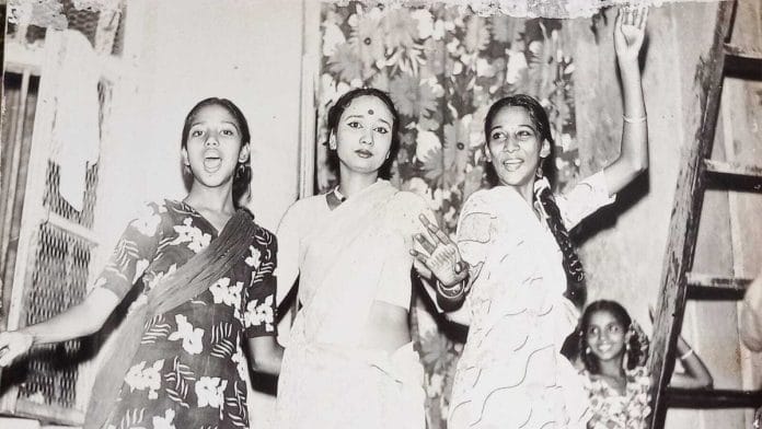 Rekhabai (centre), the author's mother, with other women at her kotha