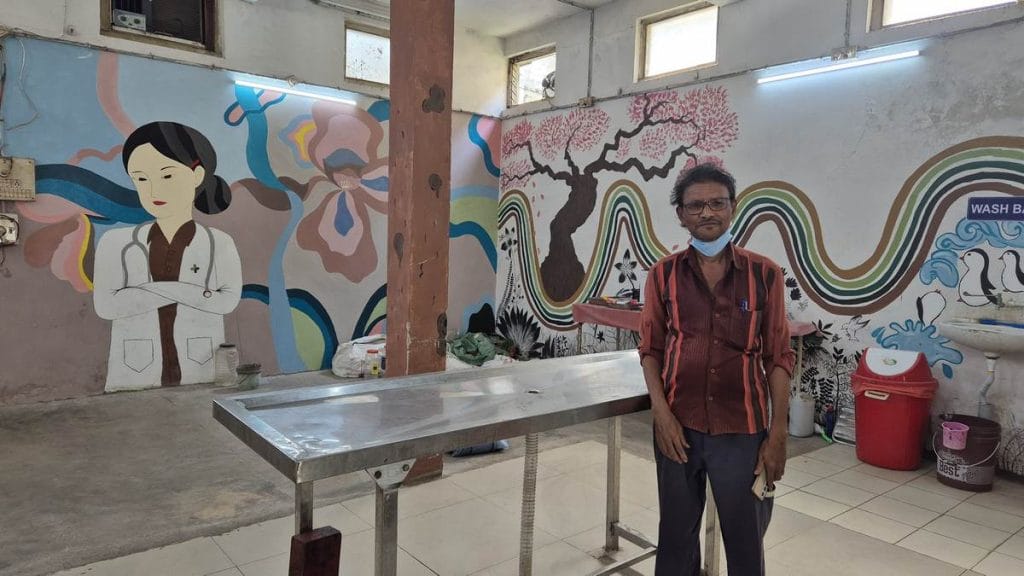 Dalit sanitation workers doing postmortems 