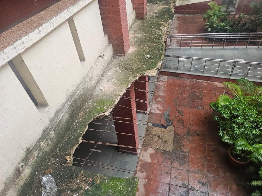 DU crumbling infra 