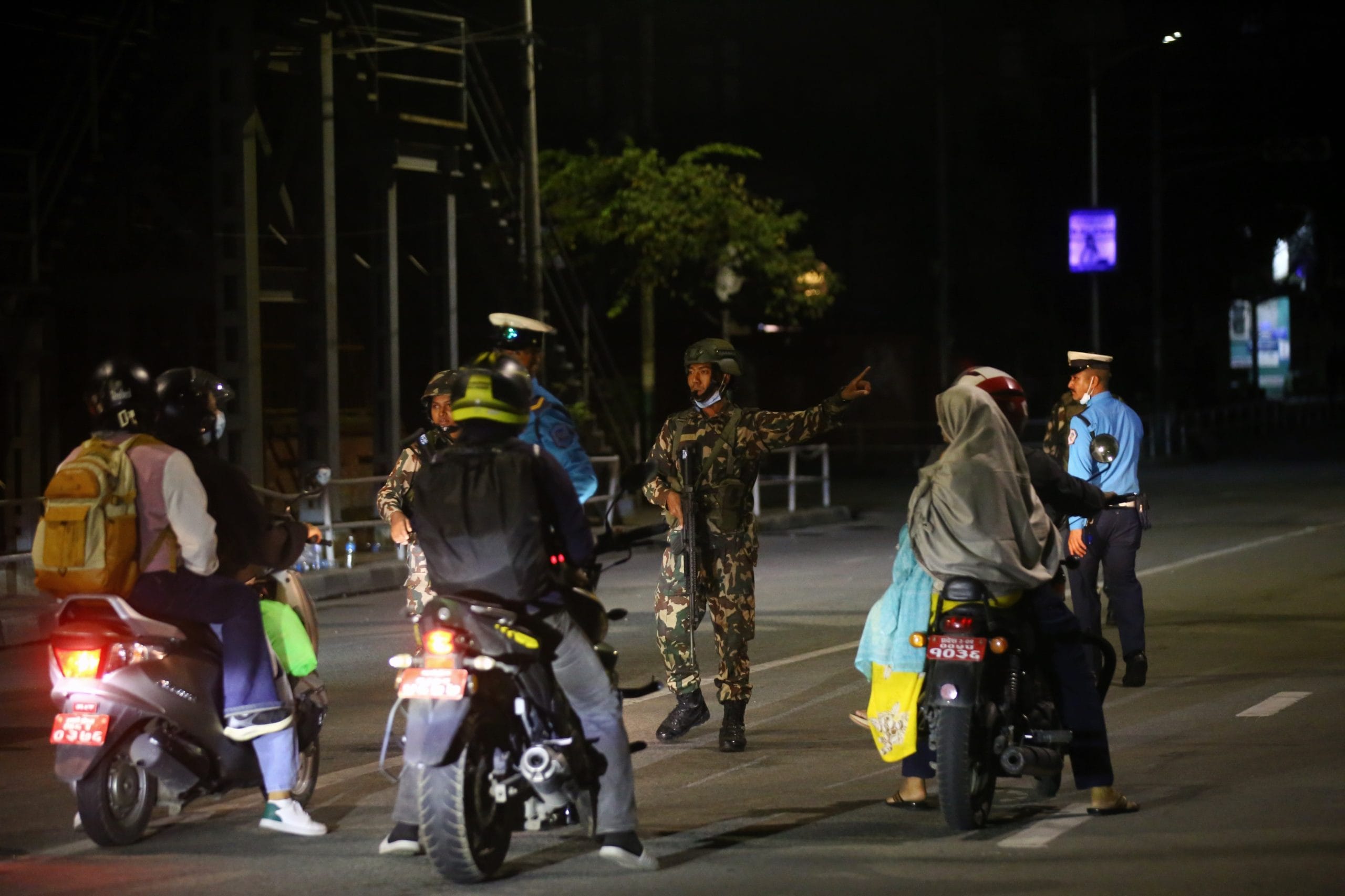 The permits and ID cards of all commuters are being verified at every checkpoint | Manisha Mondal | ThePrint