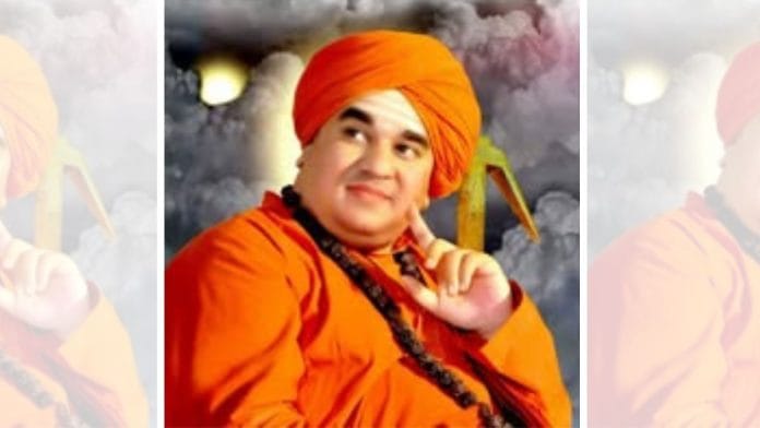 Seer Jayamrutyunjaya Swami has asked Lingayat community members to identify as 'Hindu', sparking a row | Photo from Facebook