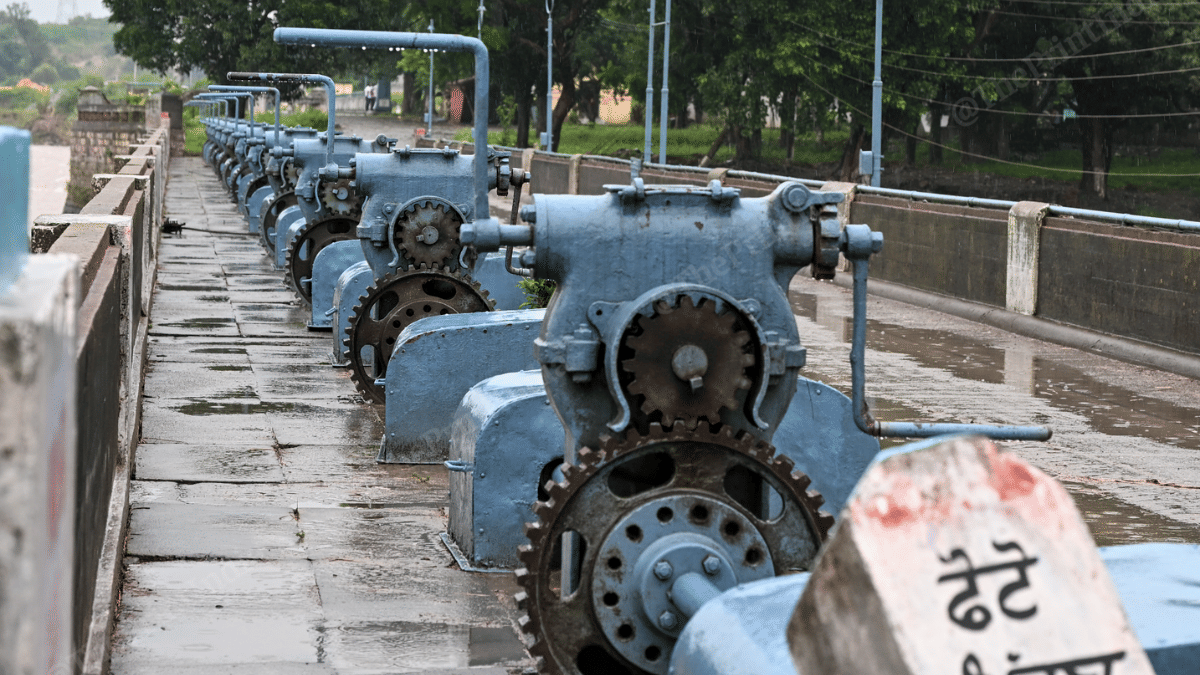 Machines used to manually open the gates of Madhopur barrage on Ravi river | Suraj Singh Bisht | ThePrint