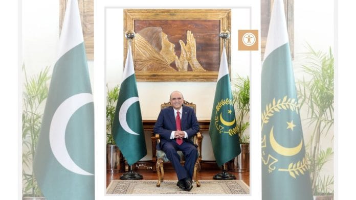 The controversial photo from the official website of the President of Pakistan