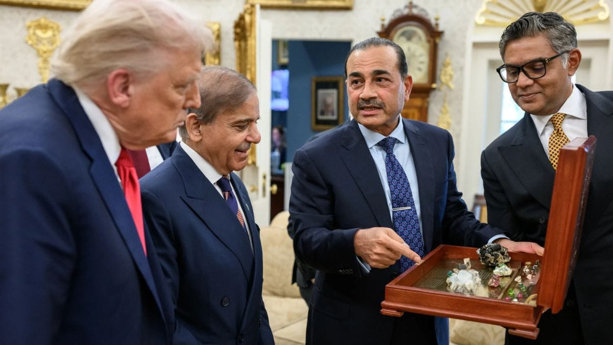 Pakistan Army Chief Field Marshal Asim Munir shows rare earth minerals to US President Donald Trump at The White House during the meeting where Pakistan Prime Minister Shehbaz Sharif was also present | Photo: The White House