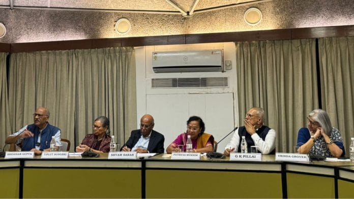 (L-R) Shekhar Gupta, Tiplut Nongbri, Shyam Saran, Patricia Mukhim, GK Pillai, and Vrinda Grover