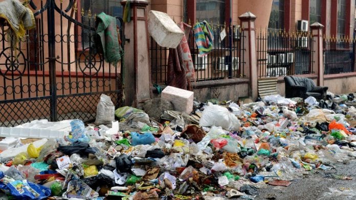 File photo of uncleared garbage on the streets of Bengaluru due to a protest by pourakarmikas, or civic workers | ANI