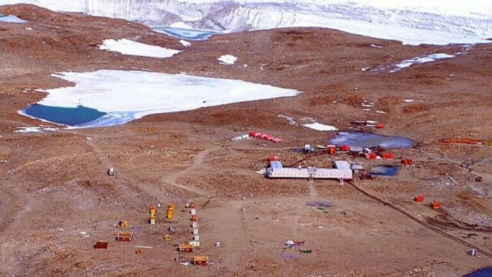 An ariel view of the Indian Station Maitri, Antarctica, February 2005 | Wikimedia Commons