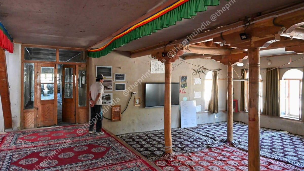 A carpeted classroom where SECMOL students engage with a host of subjects | ThePrint/Suraj Singh Bisht