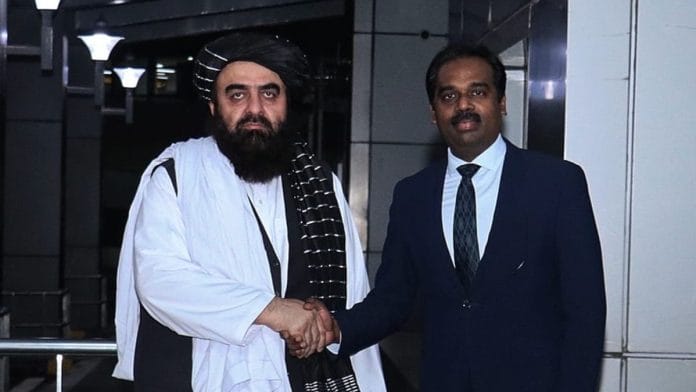 M. Anand Prakash, joint secy of MEA’s PAI division, receiving Amir Khan Muttaqi in New Delhi on 9 October, 2025 | X/@MEAIndia