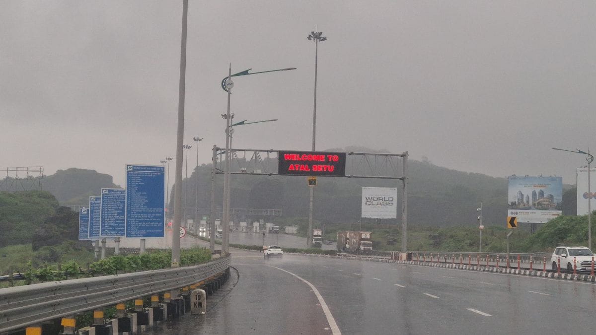 Signage of Atal Setu | Photo: Shubhangi Misra, ThePrint