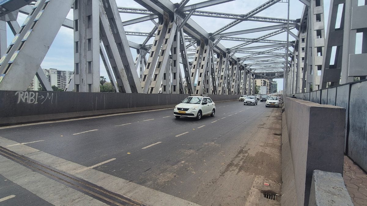Andheri Gokhale bridge reopened after a long wait for Andheri residents, only for them to find it misaligned | Photo: Shubhangi Misra, ThePrint