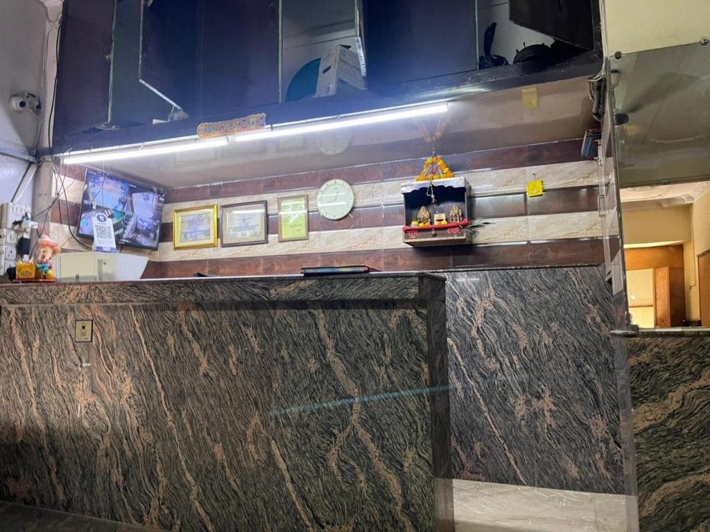 Unmarried couples hotels in India 