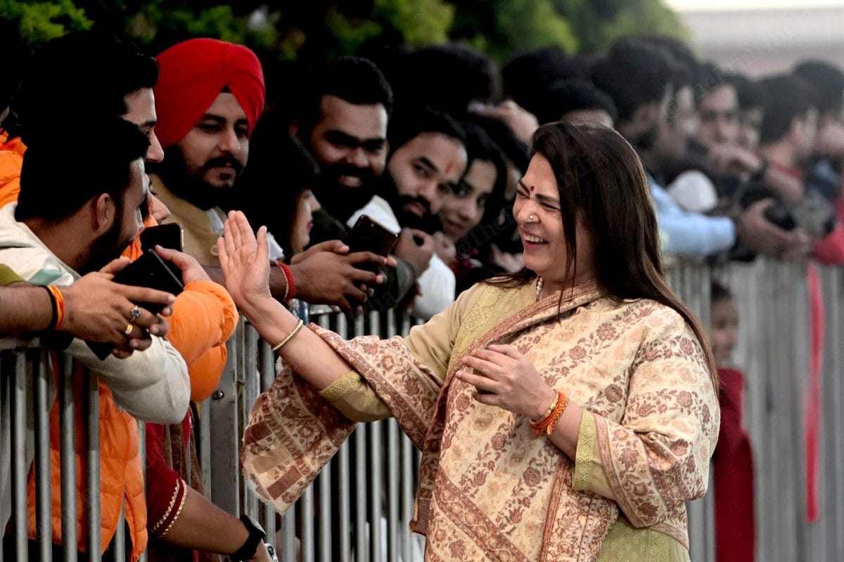 BJP Leader Meenakshi Lekhi with party suppoters at BJP HQ | Suraj Singh Bisht | ThePrint