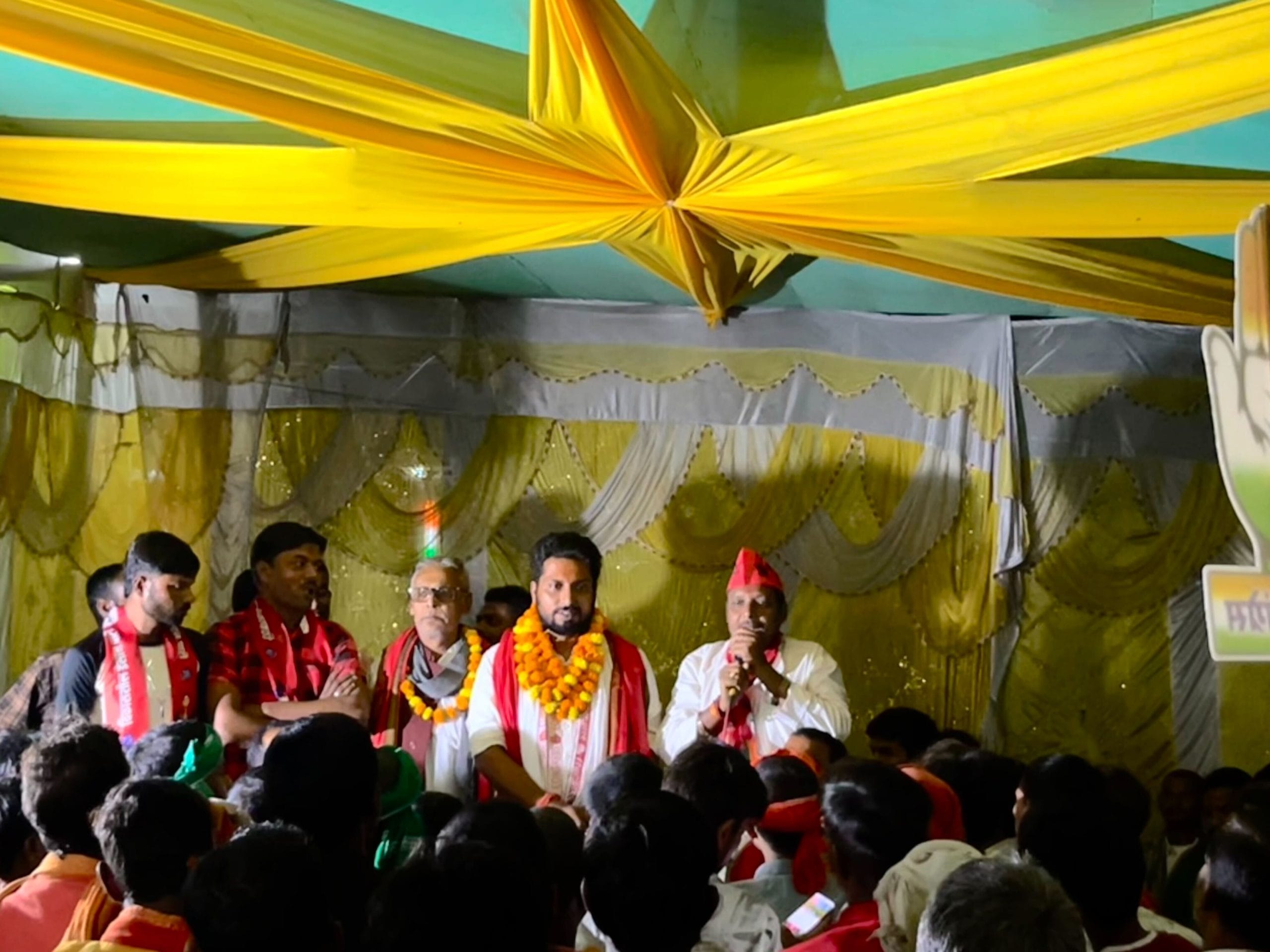 Congress candidate Shashant Shekhar (second from right) is focusing largely on door-to-door contact programmes to reach out to voters | Saqiba Khan | ThePrint