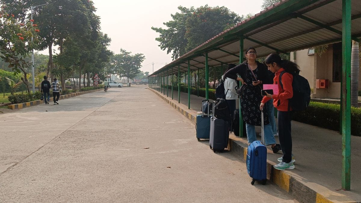 Students leaving campus | Krishan Murari | ThePrint