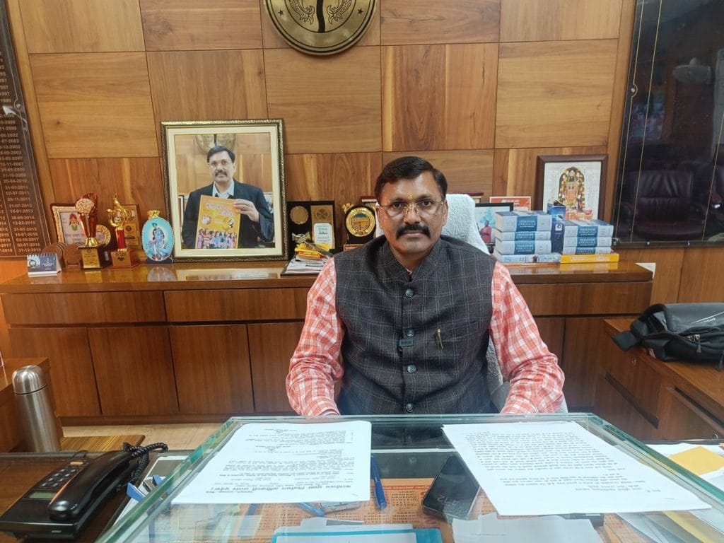 IAS अधिकारी आंजनेय कुमार सिंह, जो मुरादाबाद के डिविज़नल कमिश्नर हैं, ने दो-भाग वाले गजेटियर के प्रकाशन की देखरेख की | फोटो: कृष्ण मुरारी/दिप्रिंट