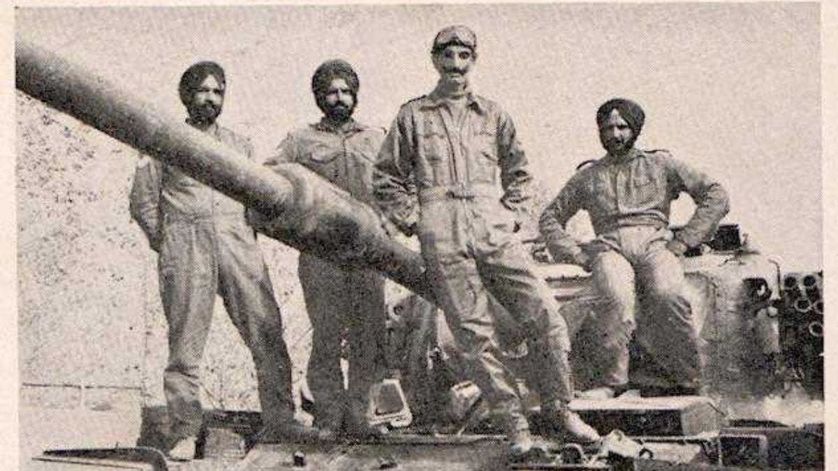 The Commandant on his command tank and his crew taken immediately after the cease fire | special arrangement
