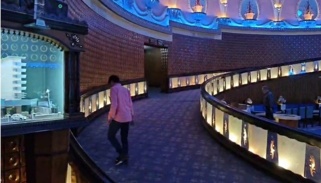 राजमंदिर के अंदर की चौड़ी रैंप | फोटो: टीना दास/दिप्रिंट