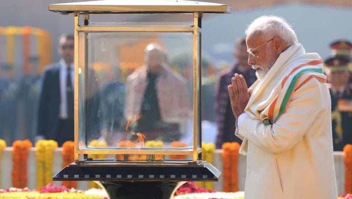 New Delhi, Jan 30 (ANI): Prime Minister Narendra Modi pays tribute to Mahatma Gandhi at the Raj Ghat on the occasion of his 78th death anniversary, in New Delhi on Friday. (DPR PMO/ANI Photo)
