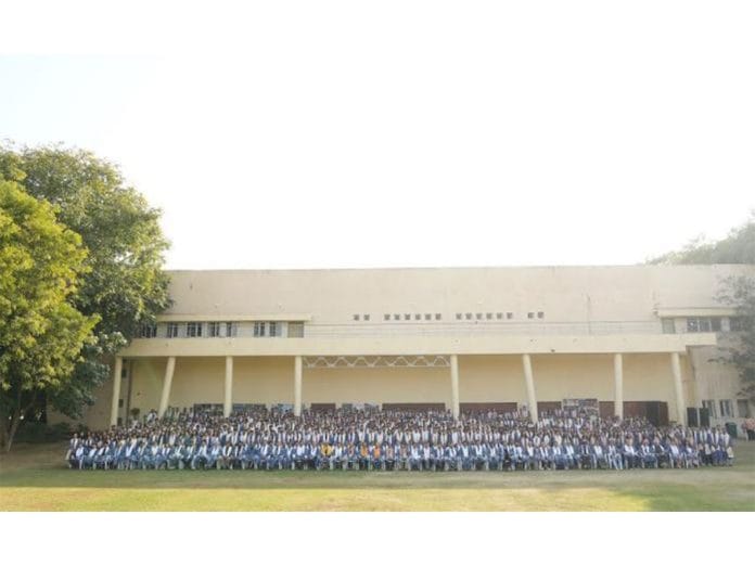 Dhirubhai Ambani University Confers 649 Degrees at its 20th Convocation Ceremony