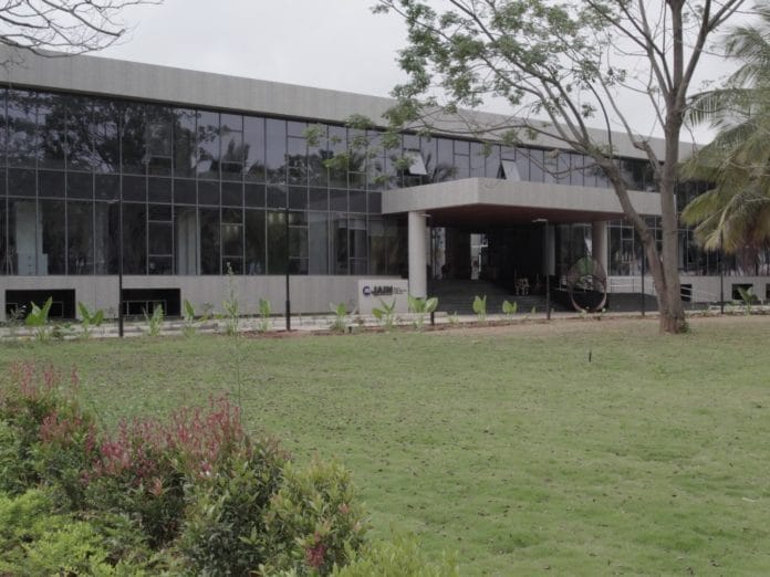 Where Creative Vision Evolves into Fashion Leadership