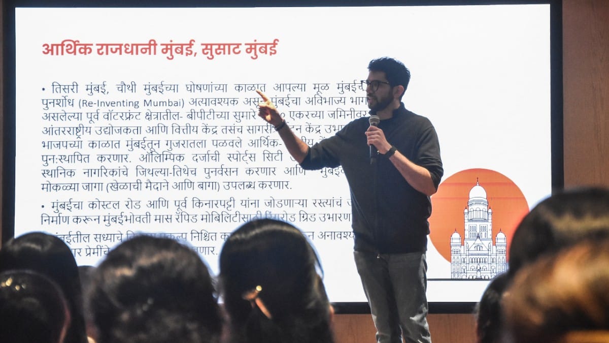 Sena (UBT) leader Aaditya Thackeray addresses UBT-MNS-NCPSP alliance BMC election candidates at Shiv Sena Bhavan in Mumbai on 2 January 2026 | ANI