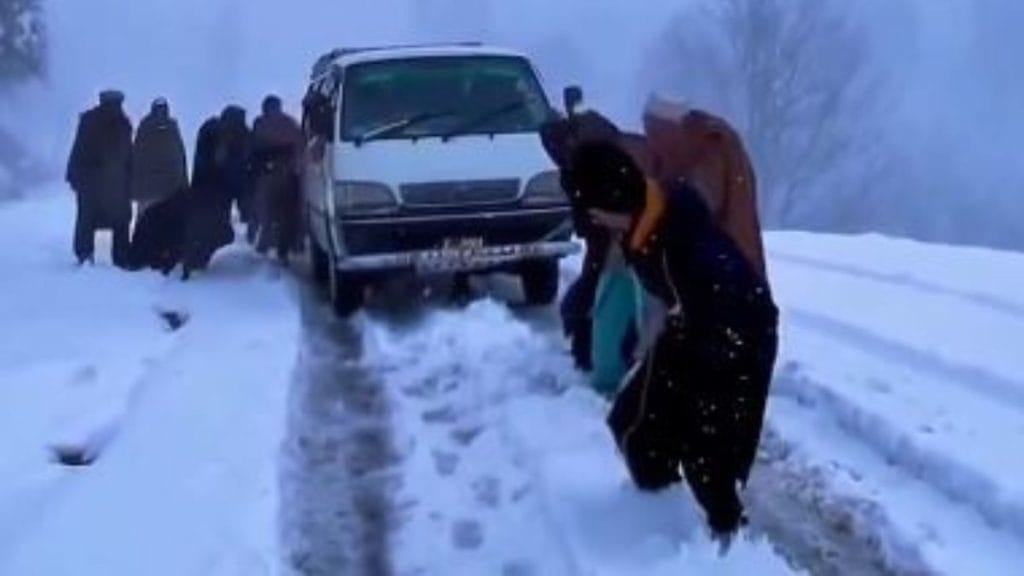 Displaced families are required to register in Bara, a town near Peshawar, before they can receive government assistance | Source: @AzharAfg, X