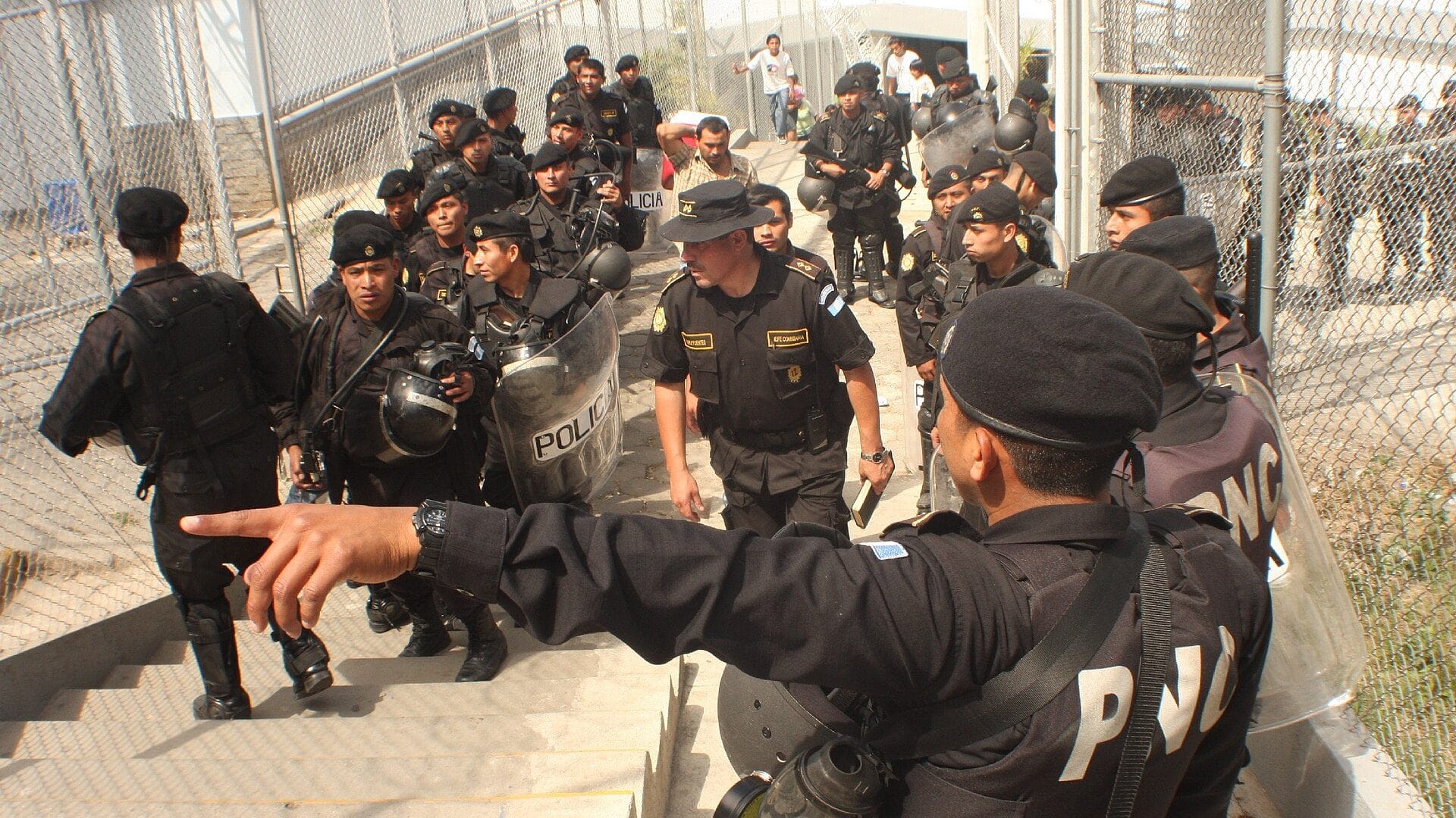 Guatemalan inmates riot at three prisons; 46 people taken hostage, including guards & psychologist