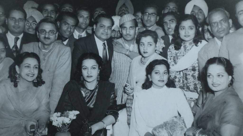 शुरुआती दौर में डिलाइट सिनेमा में एक ग्लैमरस सभा