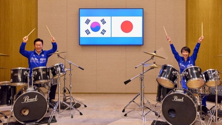 Japan PM and South Korea president are doing drumming diplomacy. ‘So cute,’ say people