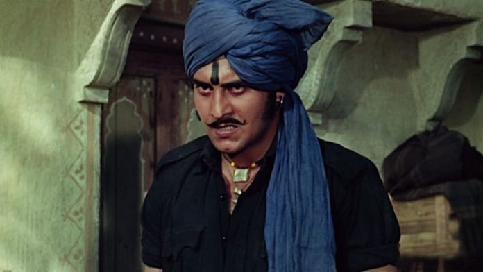 Vinod Khanna as Jabbar in Mera Gaon Mera Desh | YouTube
