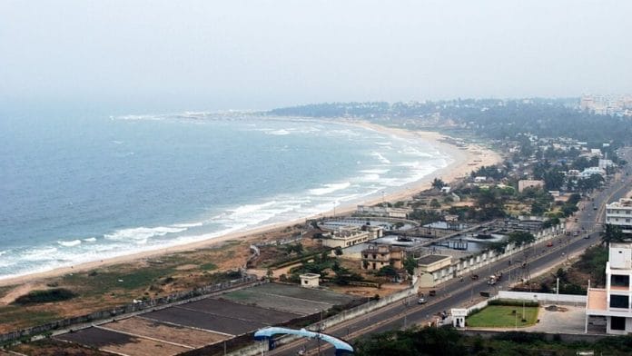 Representational image: Visakhapatnam coastline in Andhra Pradesh | Wikimedia Commons